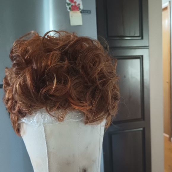 Bobbi Boss Nunu wig - Picture 6 of 8
